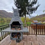 Vikendica Mihic