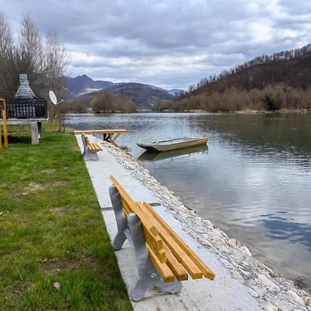Vikendica Mihic * Zvornik