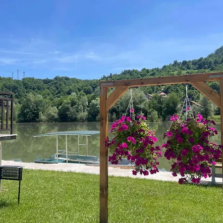 Vikendica Mihic Ζβόρνικ